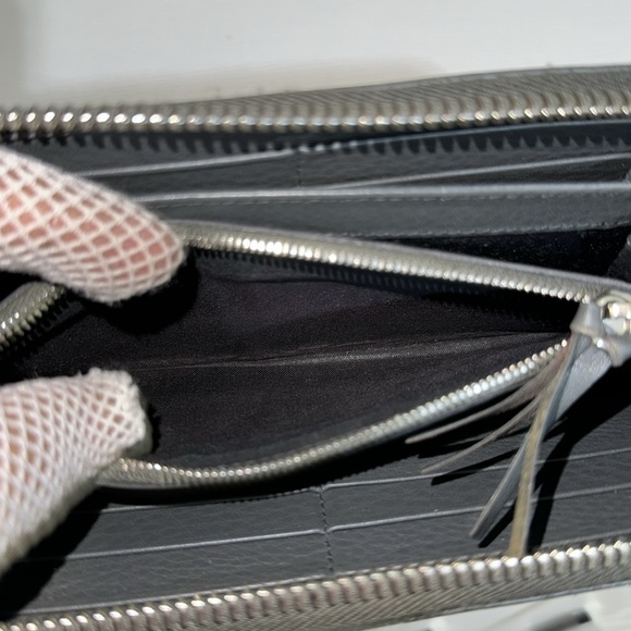 Authentic BALENCIAGA leather zippy long wallet - Picture 4 of 17